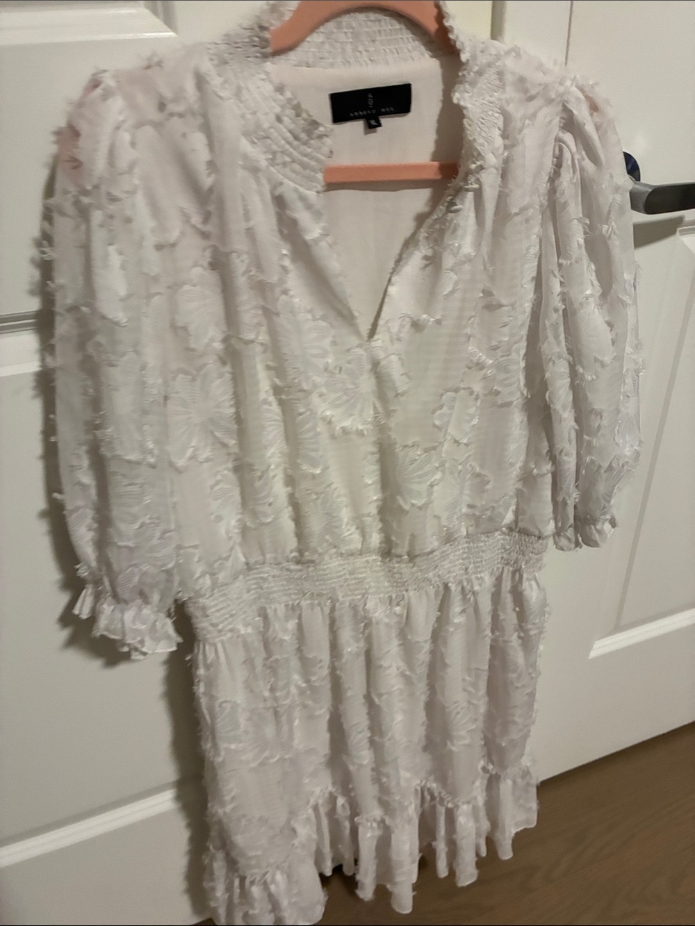 Abbey Glass Bennett Dress Women's White Floral Textured V-Neck Long Sleeve Dress